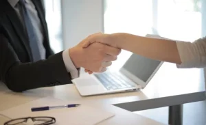 नोकरी करताय? मग आर्थिक नियोजनाचे काय? चला सविस्तर पाहूया